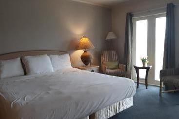 فندق صغير Lake Marion Inn