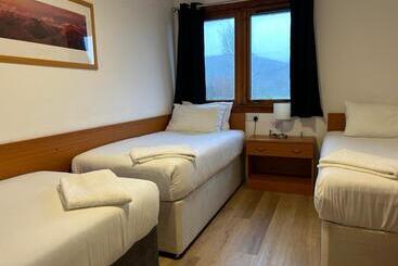 Hospedaria Roam West