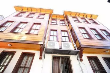 ホテル Grand Konak