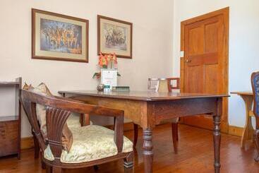 膳宿费 Park Gables Loftus