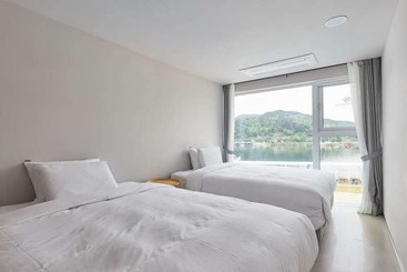 בית מלון כפרי Parotia Waterhouse