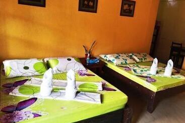 El Nido Corner Pension And Restaurant