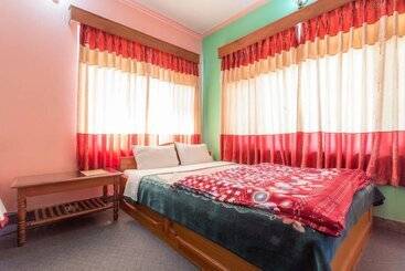 هتل Seven Continents