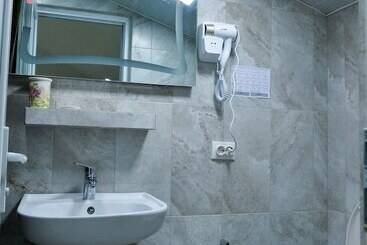 پانسیون Meridian