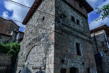 بيت ريفى Torre Los Templarios