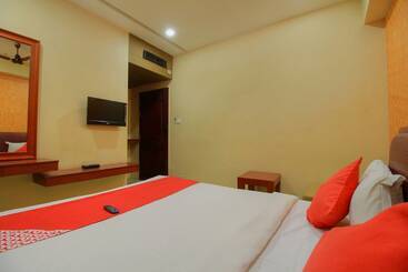 Hotell Shreenithi By Oyo Rooms