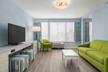 Отель Fenwick Inn