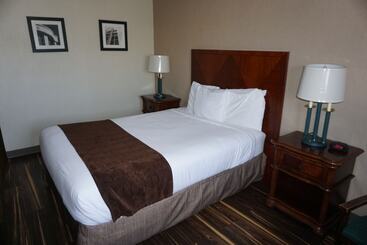 فندق Floral Park Motor Lodge