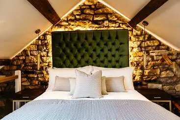 ホテル Quite Simply French