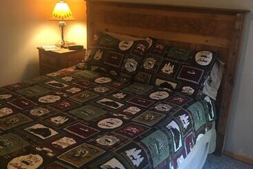 هتل The Lodge At Lazy Bear Retreat