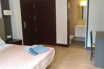 تختخواب و صبحانه Lindo Carillon