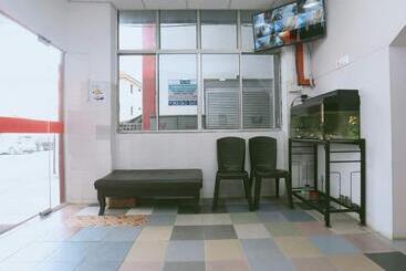 Hotel Oyo 89434 Kb Rest Inn