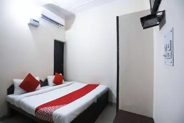 Hotel Oyo 44396 Mugdal Rishi Dham