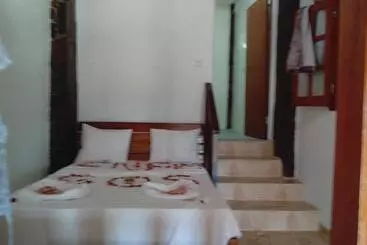 پانسیون Domus Guesthouse