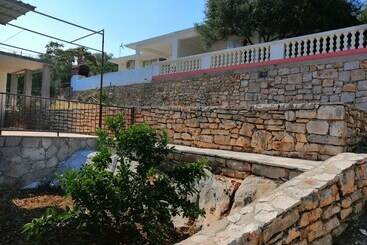 آپارتمان‌های توریست‌ها Apartment Zarace