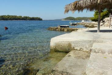 דירות לתיירים Apartments Near The Sea Marinovic