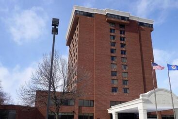 Best Western Brooklyn Center Hotel & Conference Center