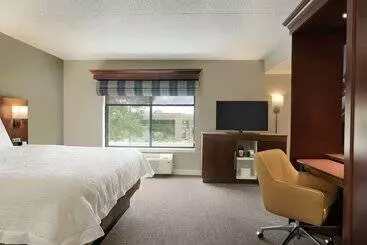 هتل Hampton Inn West Des Moines Lake Drive
