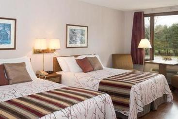 Отель Highland Manor Inn