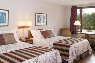 فندق Highland Manor Inn