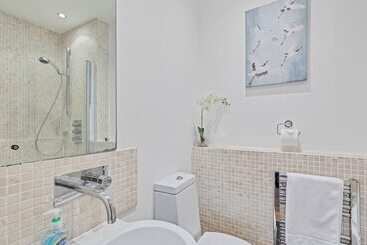 ツーリストアパートメント Majestic Mews Apartment With Free Parking | By My Getaways