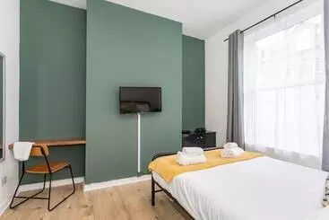پانسیون Castlereagh Guest House