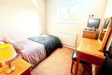 Жильё для туристов Peveril House, Spacious Eco Friendly Holiday Home