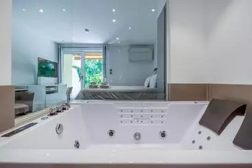 Apartamenty turystyczne Wellholidays 19 Studio Balnéo Et Terrasse Piscine