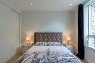 Turistihuoneistot Blissful One Bed Near The River