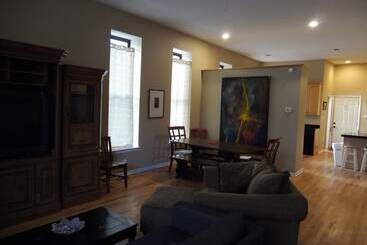 شقق خاصة سياحية Bucktown, Urban Luxury And Convenience, Near L Train Stop At Western