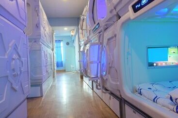 ホテル Audrey Capsule Hostel