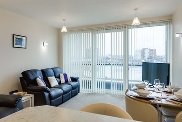 茅舍 Poppies, Poole