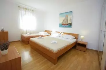 Turistihuoneistot Villa Sena