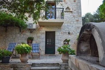 آپارتمانهای توریستها Giovani Stone House