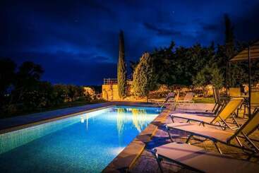 דירות לתיירים Villa Cornelia