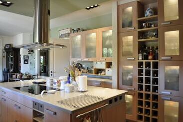 Жильё для туристов Anna S Mansion