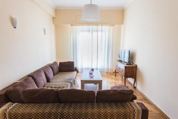 Turistihuoneistot Cozy Central Apartment