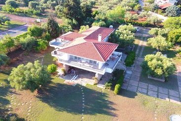 آپارتمان‌های توریست‌ها Stone Made Seaside Villa