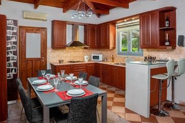 Apartaments turístics Tsoukalas Residence