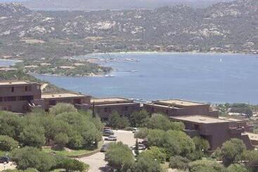 פונדק Centro Vacanze Cugnana Verde