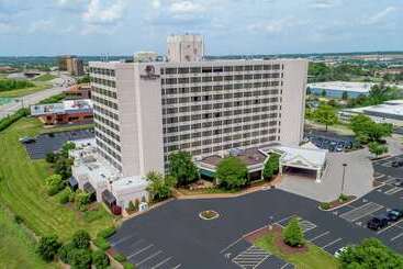 فندق Doubletree By Hilton St. Louis   Westport