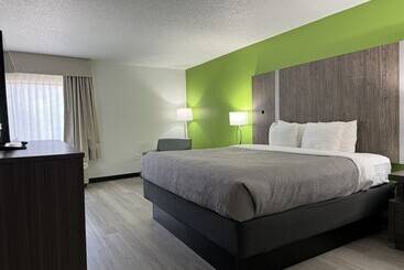 فندق Quality Inn Clarksville   Exit 11