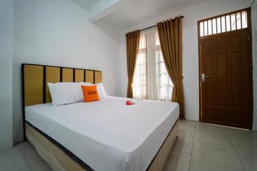 Pensione Koolkost Syariah @ Pln Raya Gandul