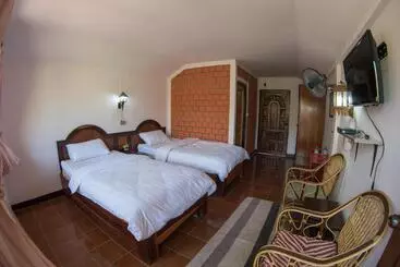 เลาลีฮิลล์รีสอร์ท Laulee Hill Resort