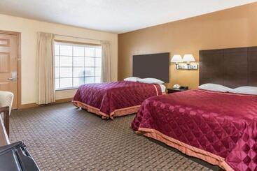 בית מלון כפרי Knights Inn Glen Allen, Va