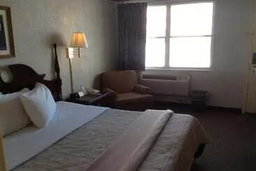 فندق Knights Inn Peru