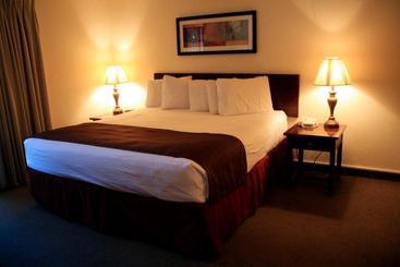 هتل The Inn At Tallgrass