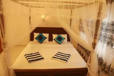 Bed & Breakfast Mama S Palace Hiriketiya