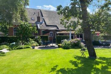 ホテル B&b En Appartementen Triënte