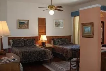 هتل Lundeen Inn Of The Arts